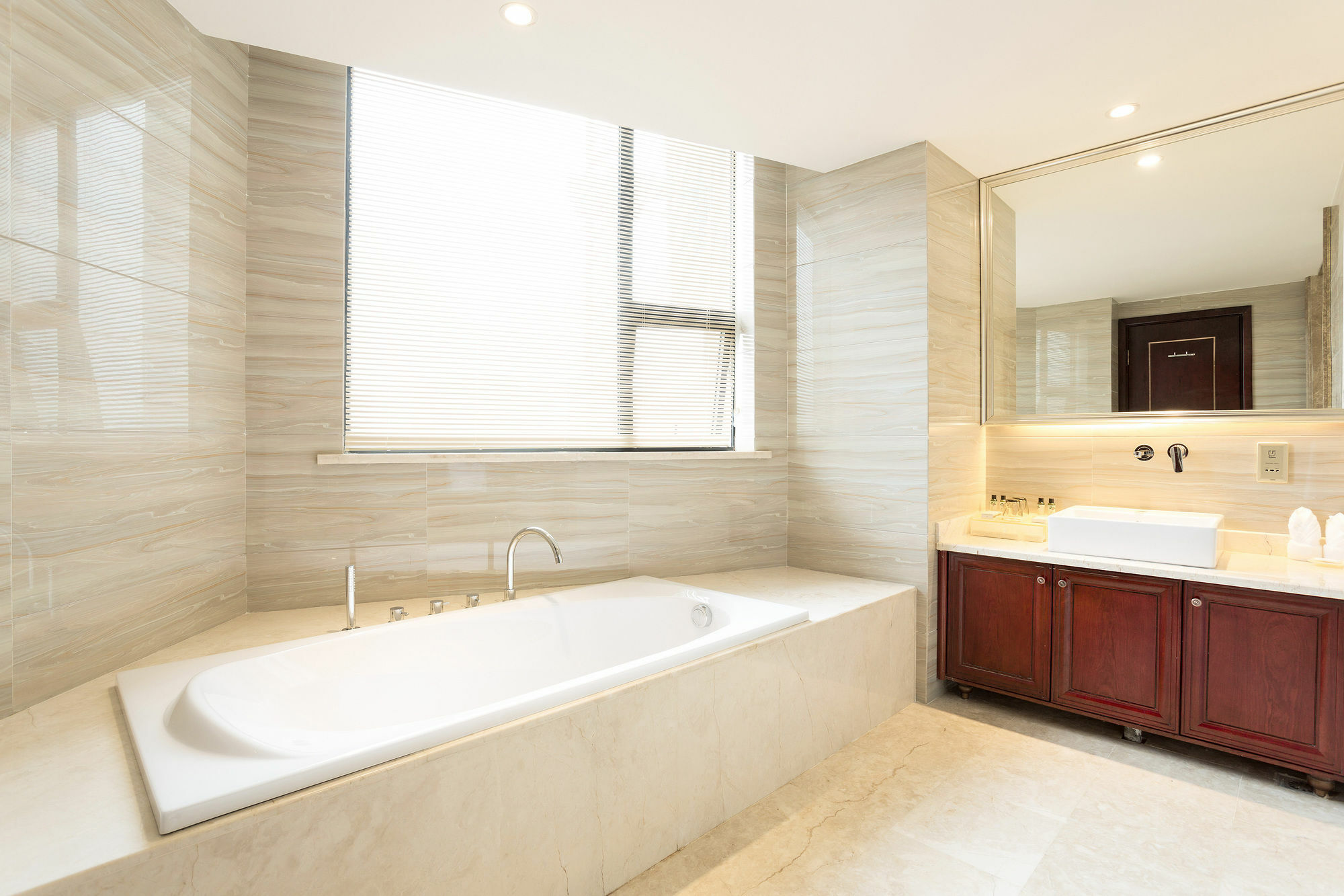 Zhufeng Hotel Чънду Екстериор снимка